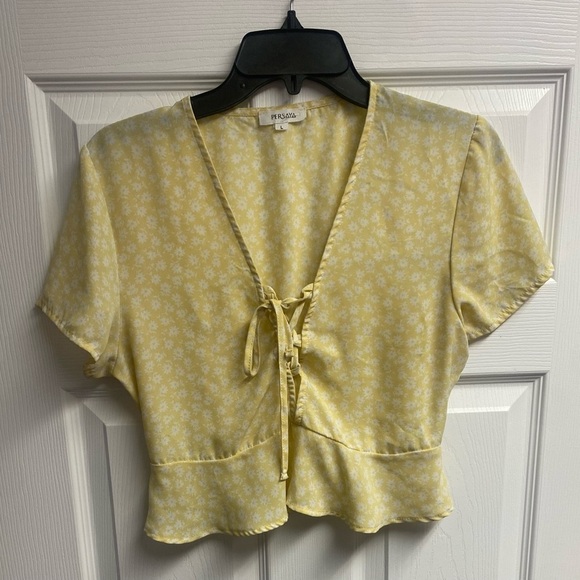 Persaya Tops - Persaya Floral Lace Up Crop Top W/ Ruffle Size Large